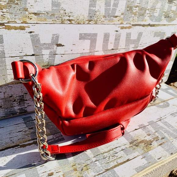 Red Rebel - Picture 3 of 7